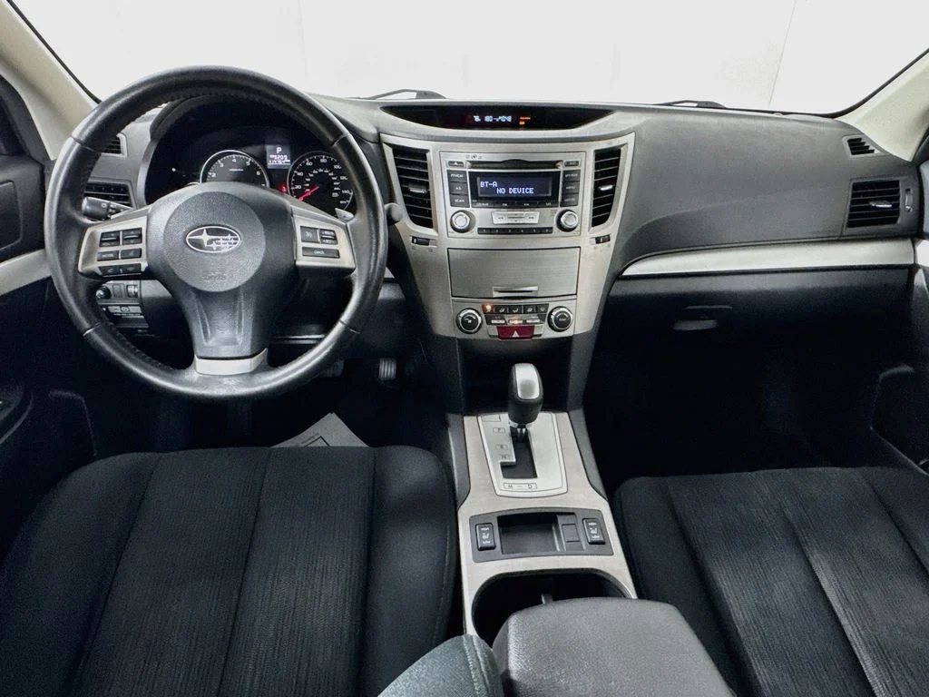 Used 2013 Silver Subaru 2.5i image 24