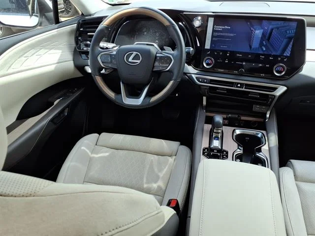 Used 2023 Iridium Lexus Luxury image 4