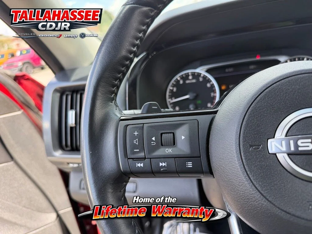 Used 2023 Scarlet Nissan SL image 20