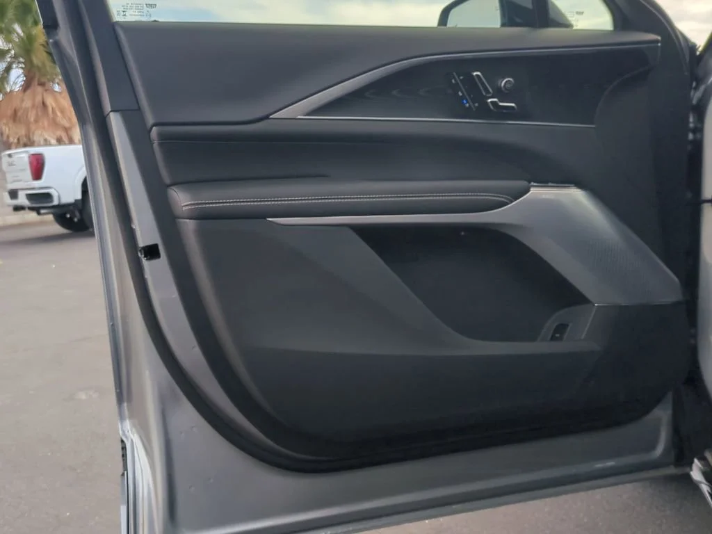2026 Cadillac LYRIQ V - Photo 23