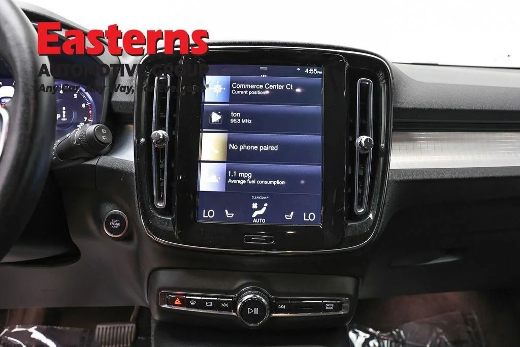Used 2022 White Volvo Momentum image 13