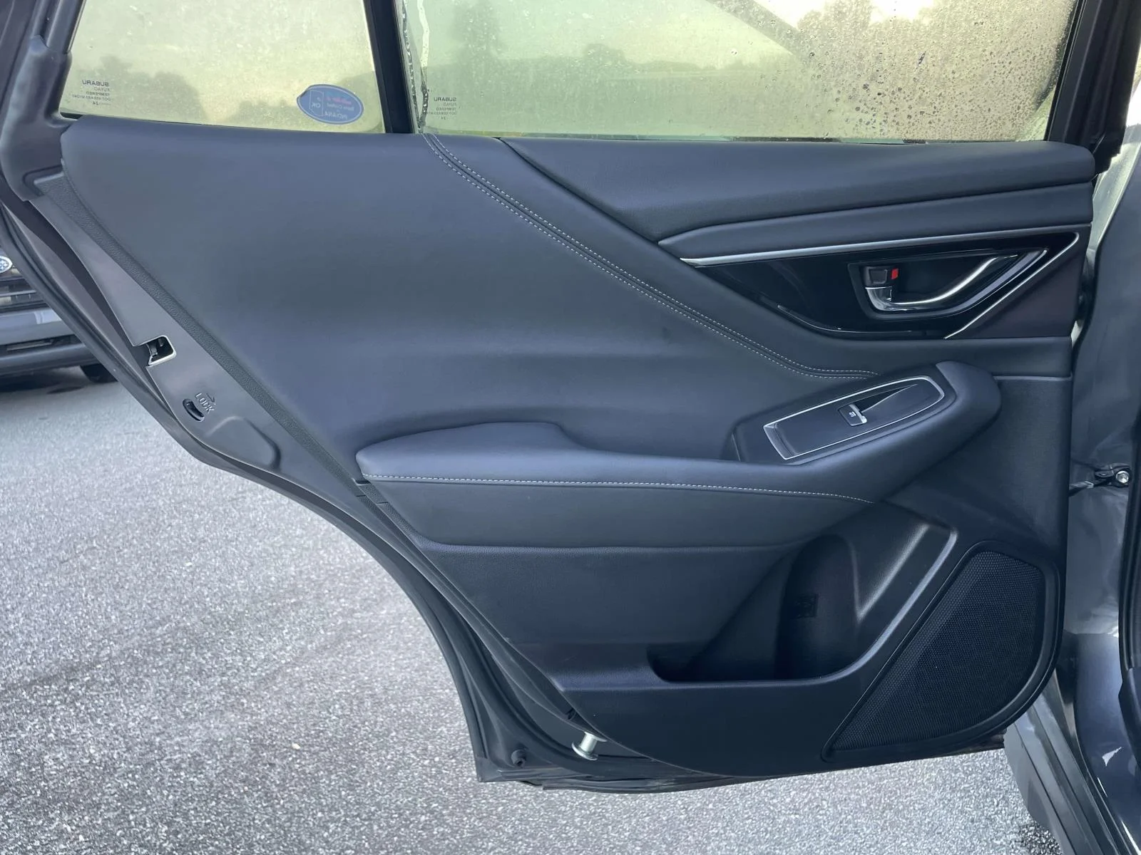 Used 2025 Magnetite Gray Metallic Subaru Limited image 2