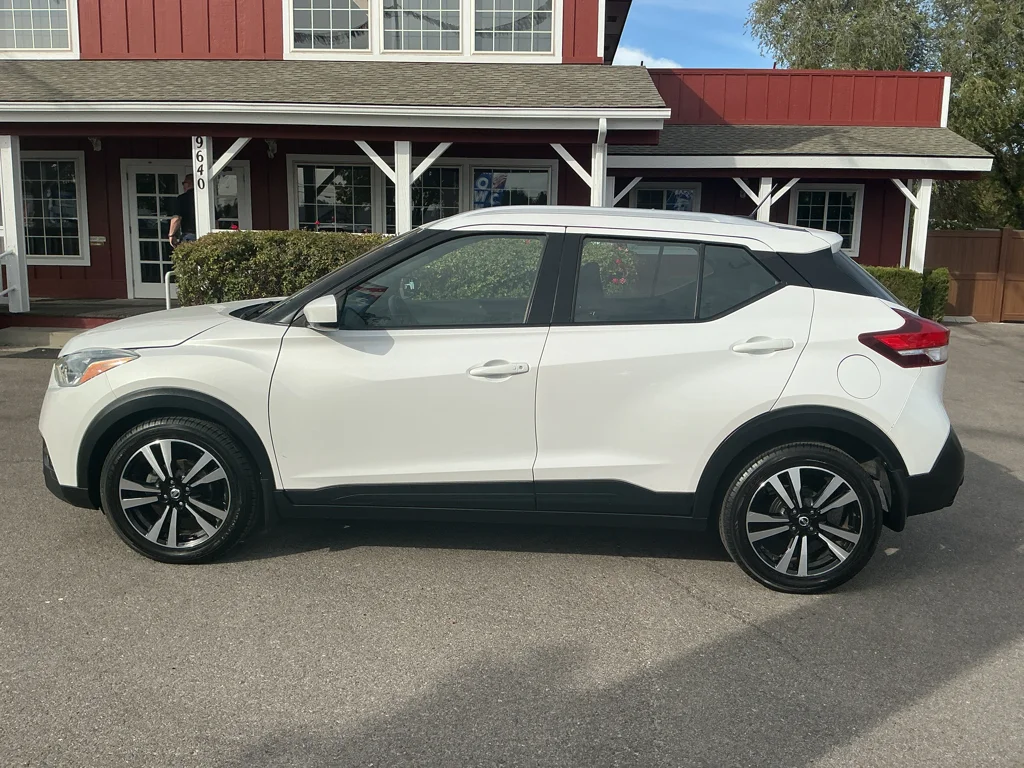 Used 2019 Aspen White Tricoat Nissan SV image 7