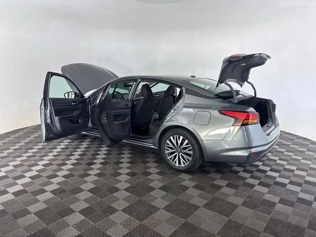 Used 2025 Gray Nissan 2.5 SV image 18