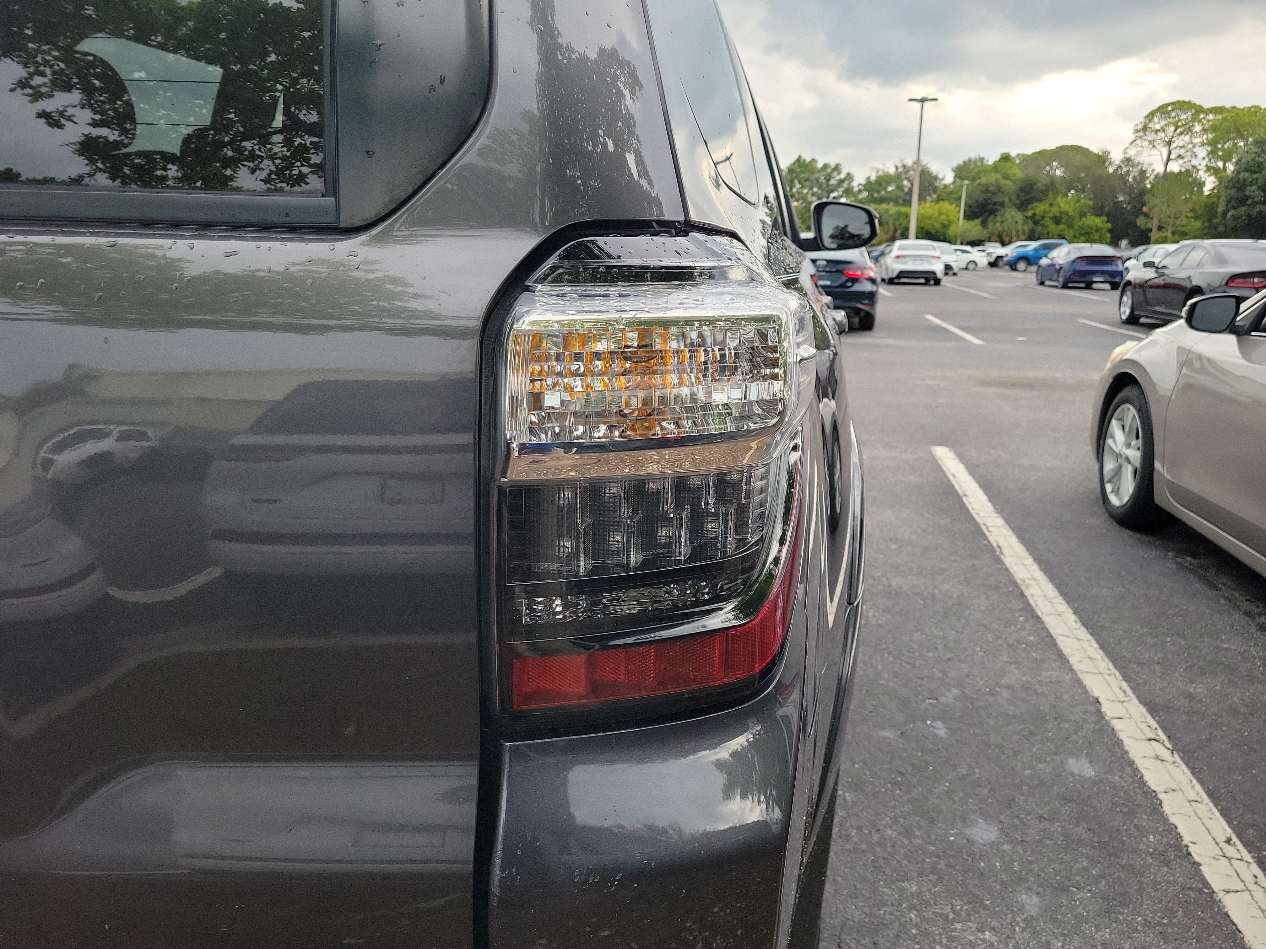 Used 2014 Magnetic Gray Metallic Toyota SR5 image 9