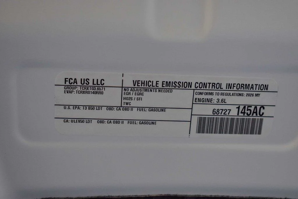 New 2026 Bright White Clear-Coat Exterior Paint Chrysler Pinnacle image 27