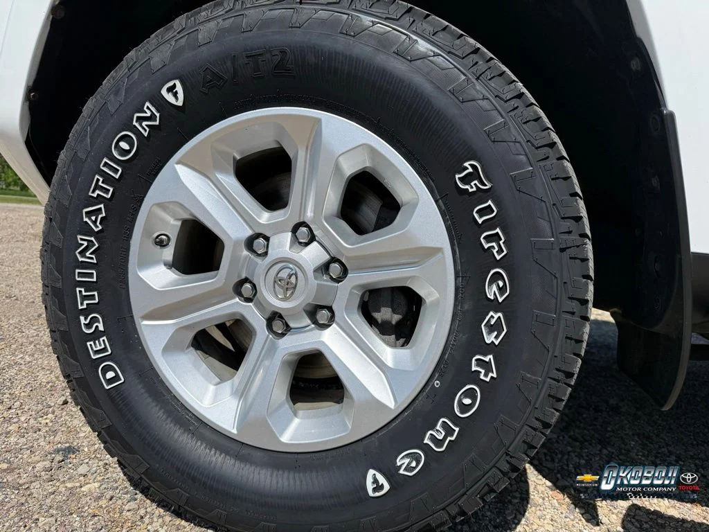 Used 2020 White Toyota SR5 Premium image 22