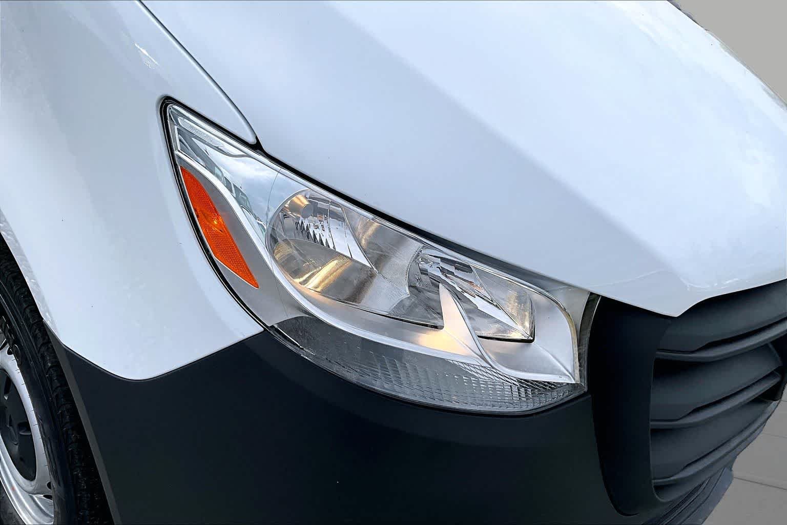New 2026 Arctic White Mercedes-Benz Worker image 17