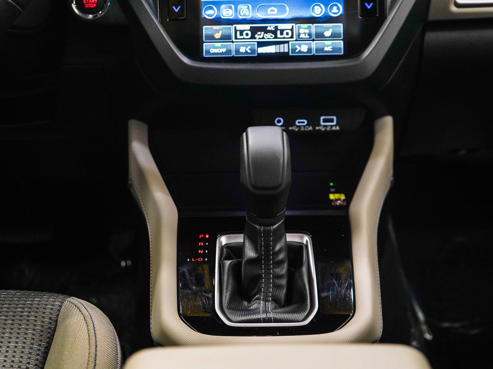 Used 2025 Gray Metallic Subaru Premium image 17