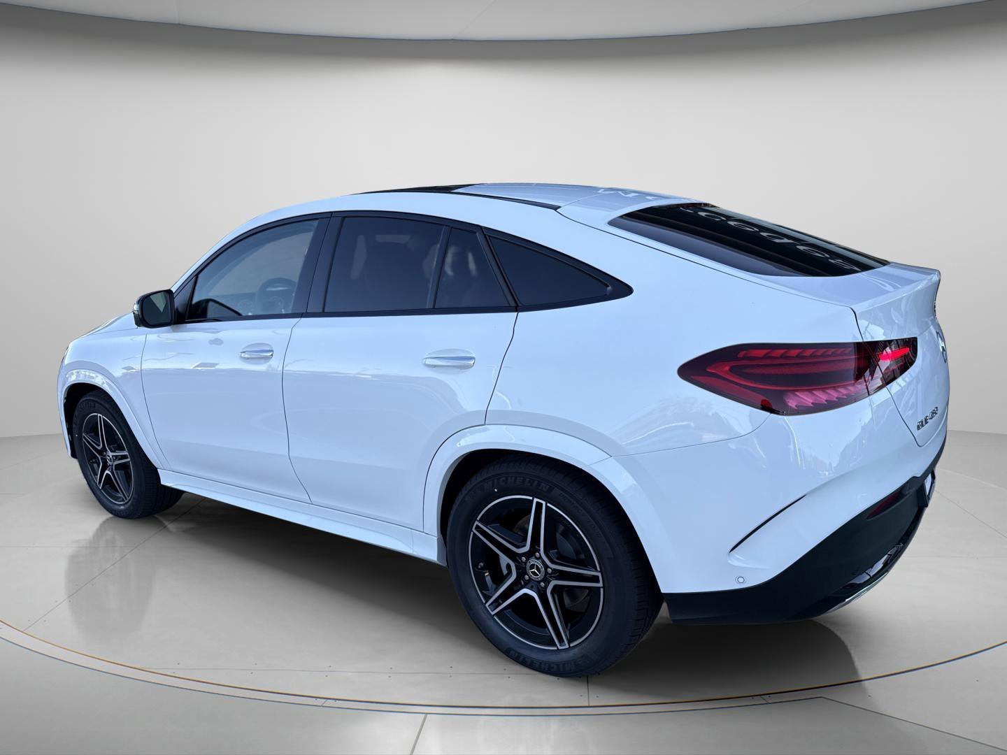 Used 2026 Polar White Mercedes-Benz GLE 450 image 8