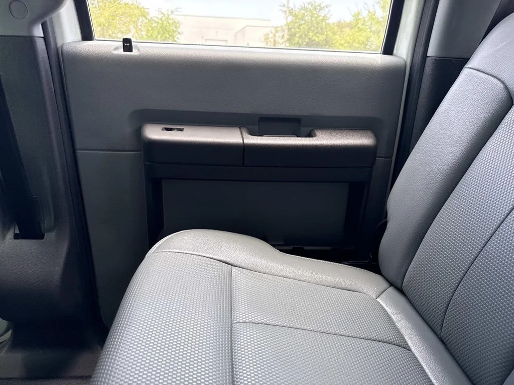 Used 2016 White Ford XL image 21