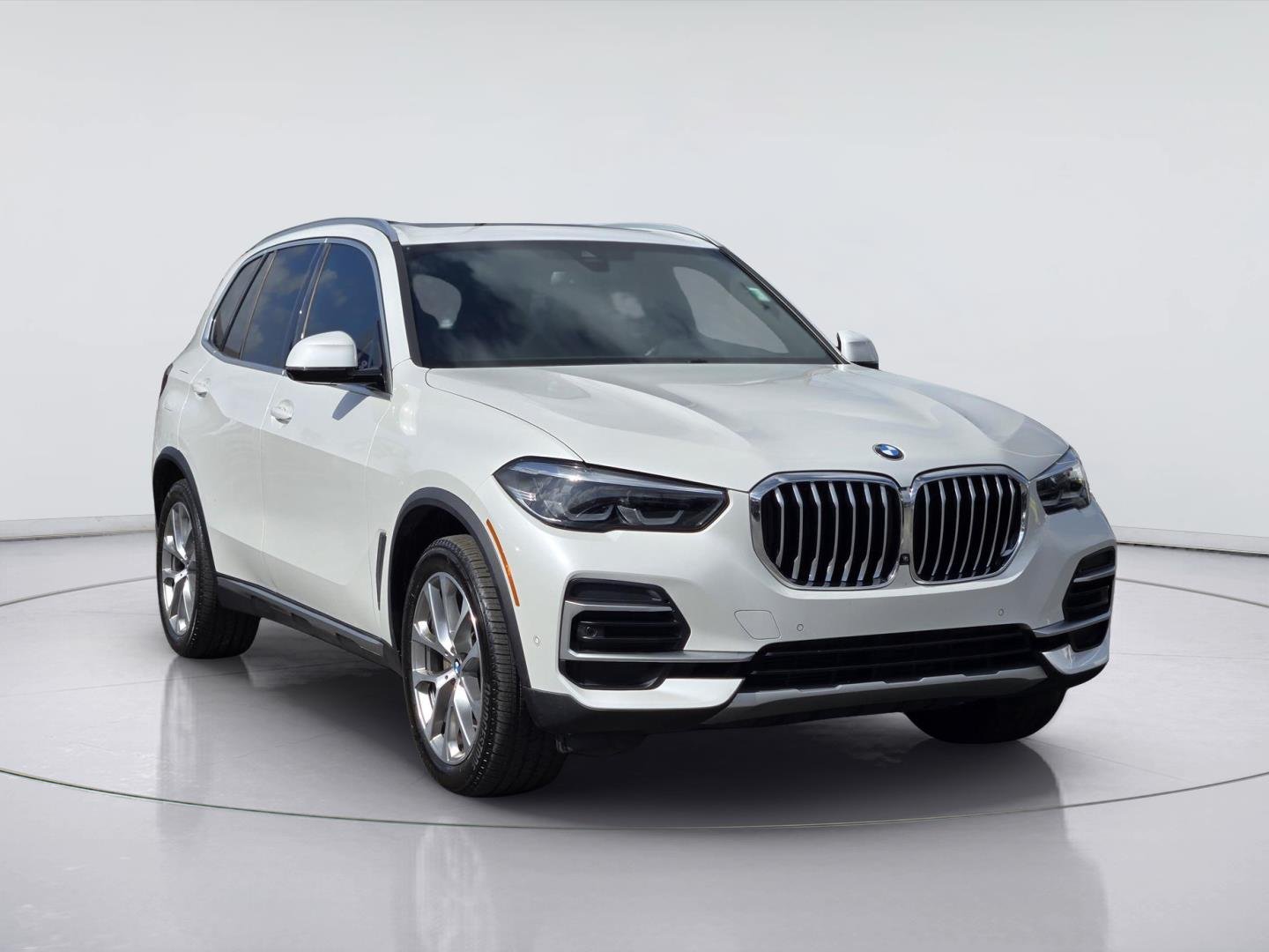Used 2023 Mineral White Metallic BMW xDrive40i image 3