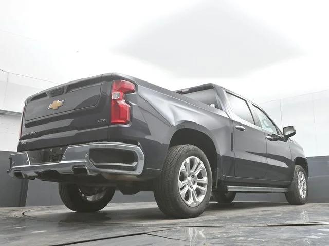 Used 2022 Gray Chevrolet LTZ image 31