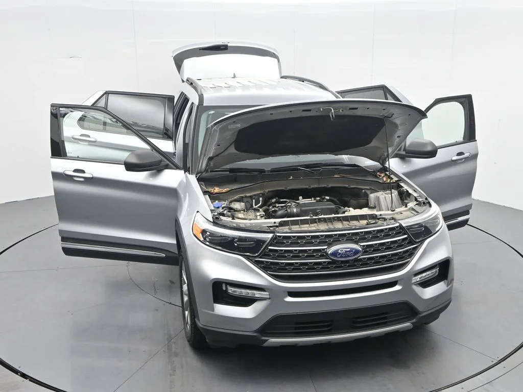 Certified Used 2023 Silver Metallic Ford XLT image 32