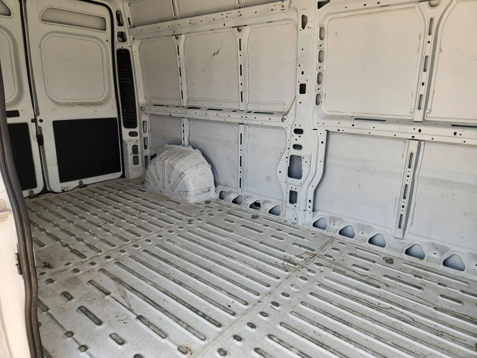 Used 2023 White Ram High Roof image 29