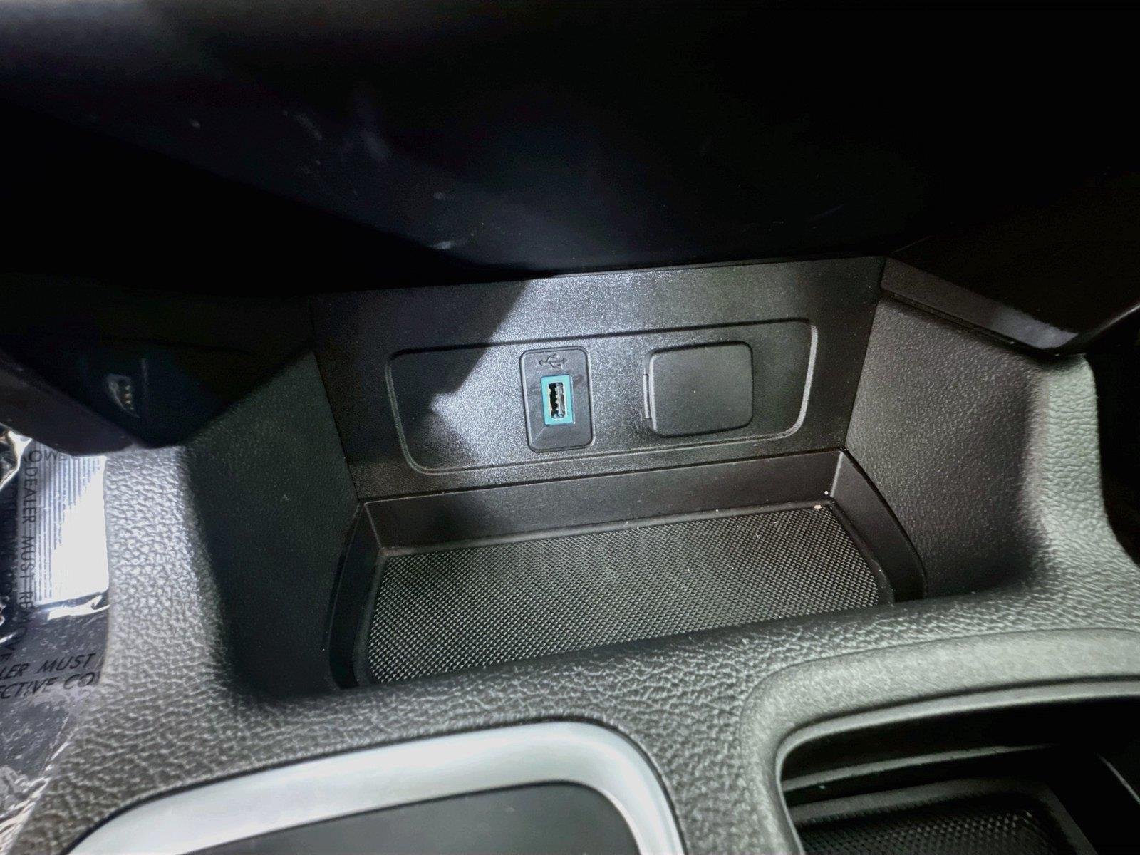 Used 2019 Magnetic Ford Titanium image 33