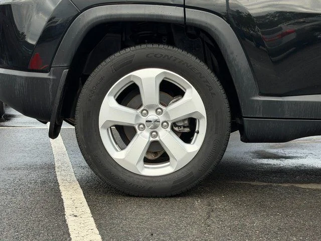 Used 2017 Diamond Black Jeep  image 28