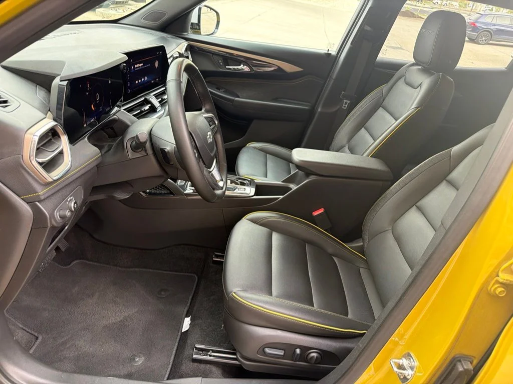Used 2025 Yellow Chevrolet ACTIV image 18