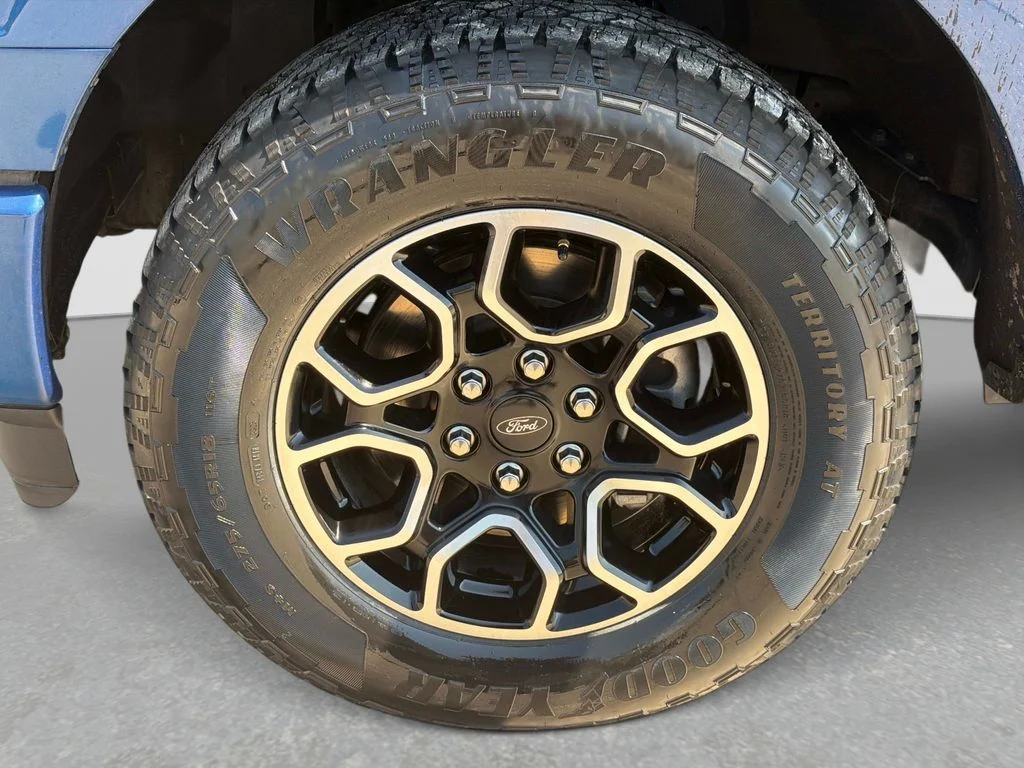 Used 2023 Blue Ford XLT image 12
