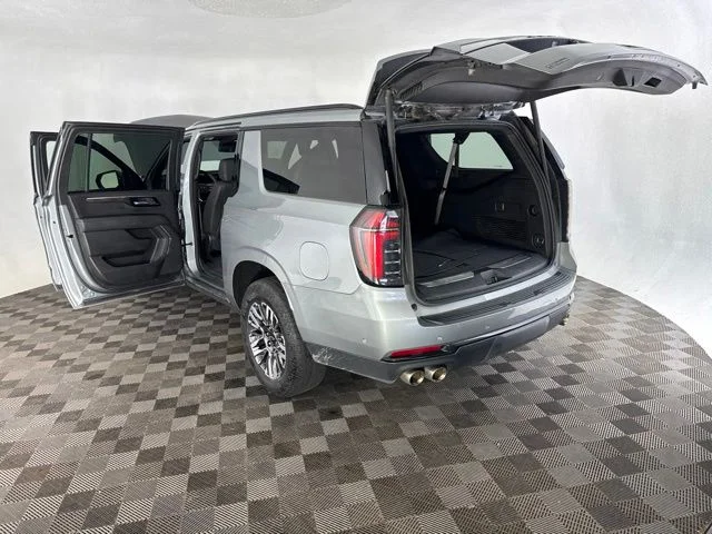 Used 2025 Gray Chevrolet Z71 image 18