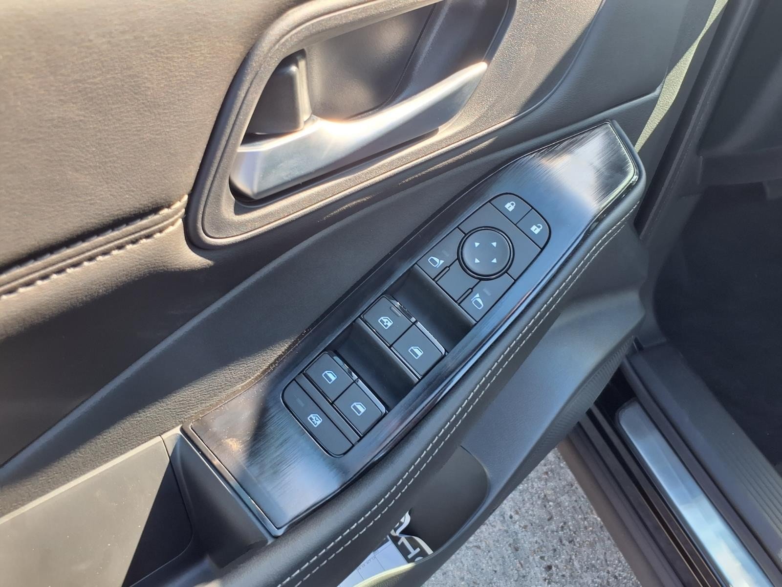 2026 Nissan Rogue photo 14 of 26
