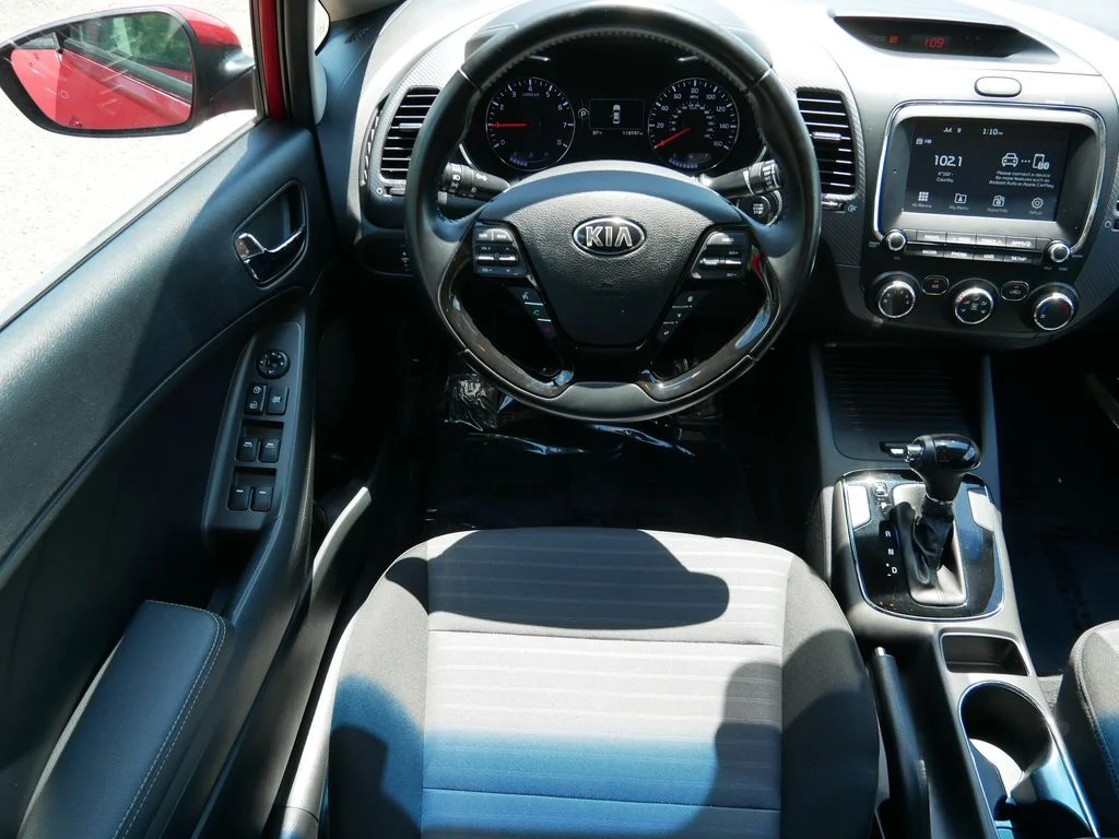 Certified Used 2018 Red Kia S image 12