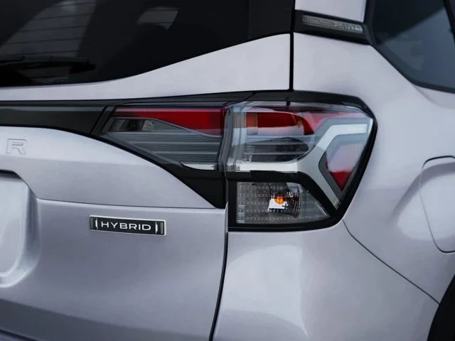 New 2026 ICE SILVER METALLIC Subaru Limited Hybrid image 12
