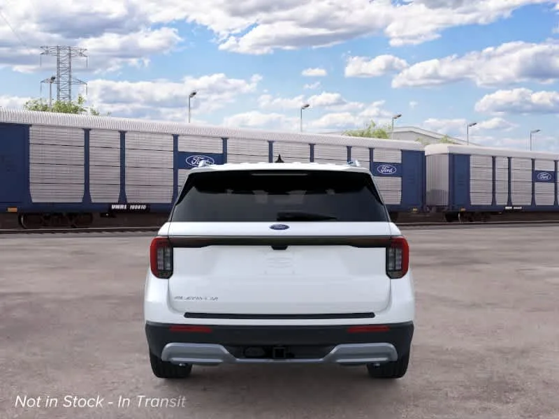 New 2026 Star White Metallic Tri-Coat Ford Platinum™ image 5
