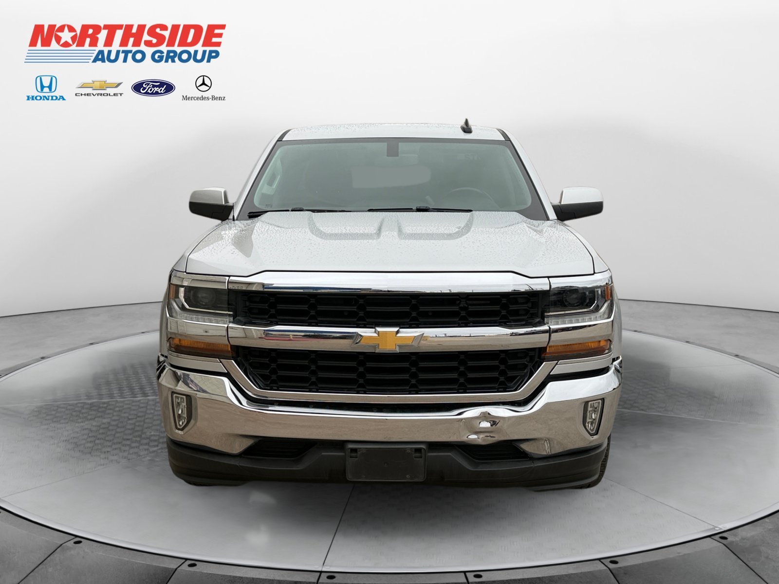 Used 2018 Silver Ice Metallic Chevrolet LT image 2