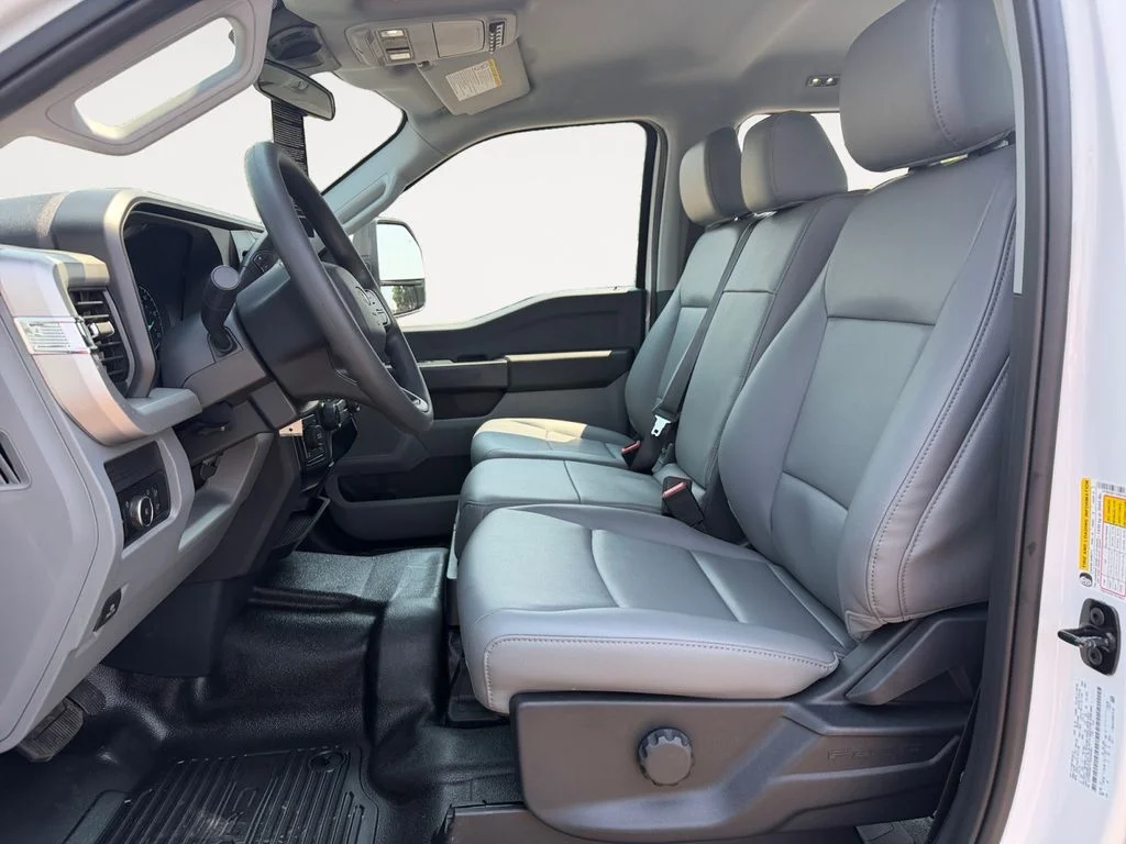 New 2026 OXFORD WHITE Ford XL image 9