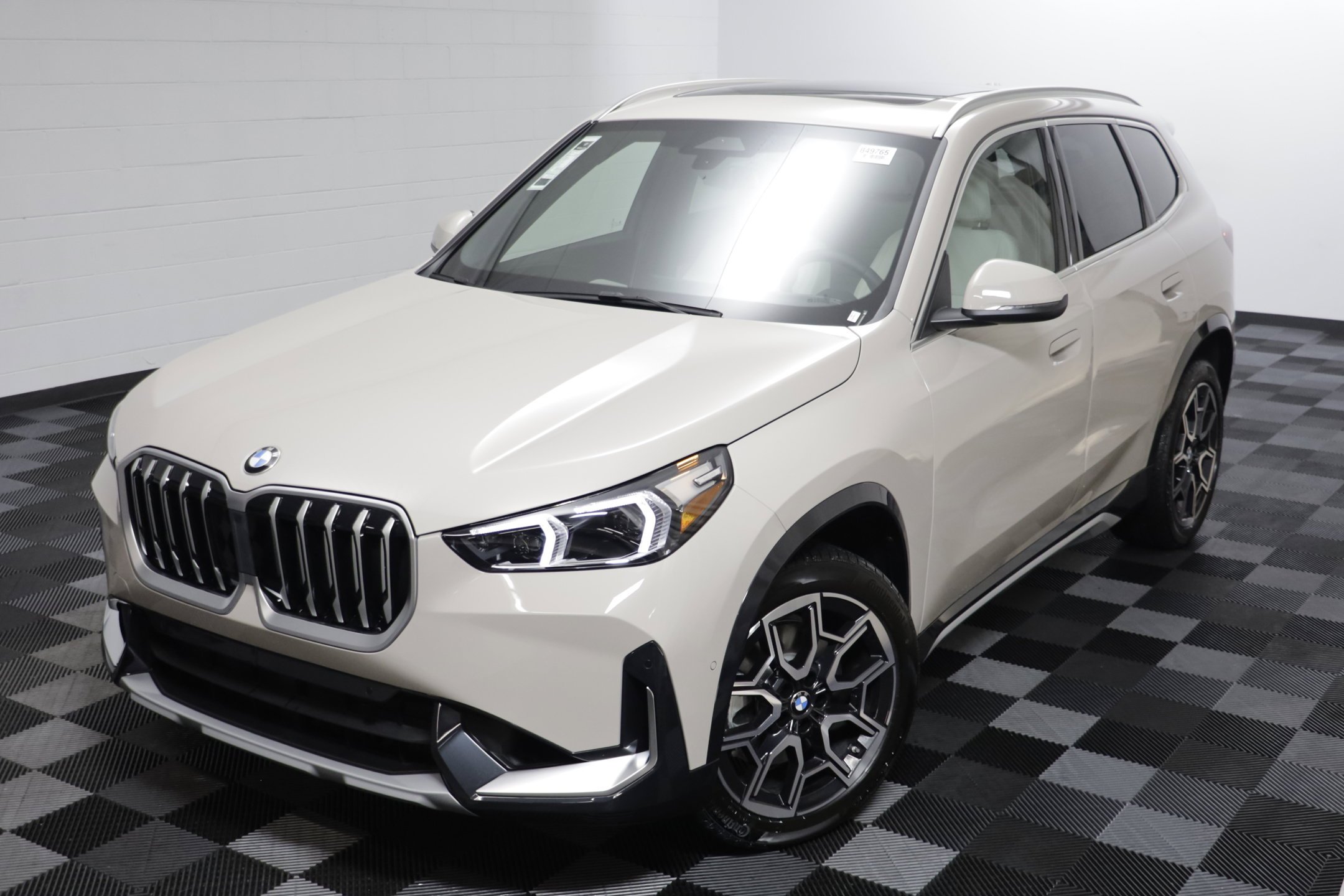 New 2027 Dune Grey Metallic BMW xDrive28i image 2