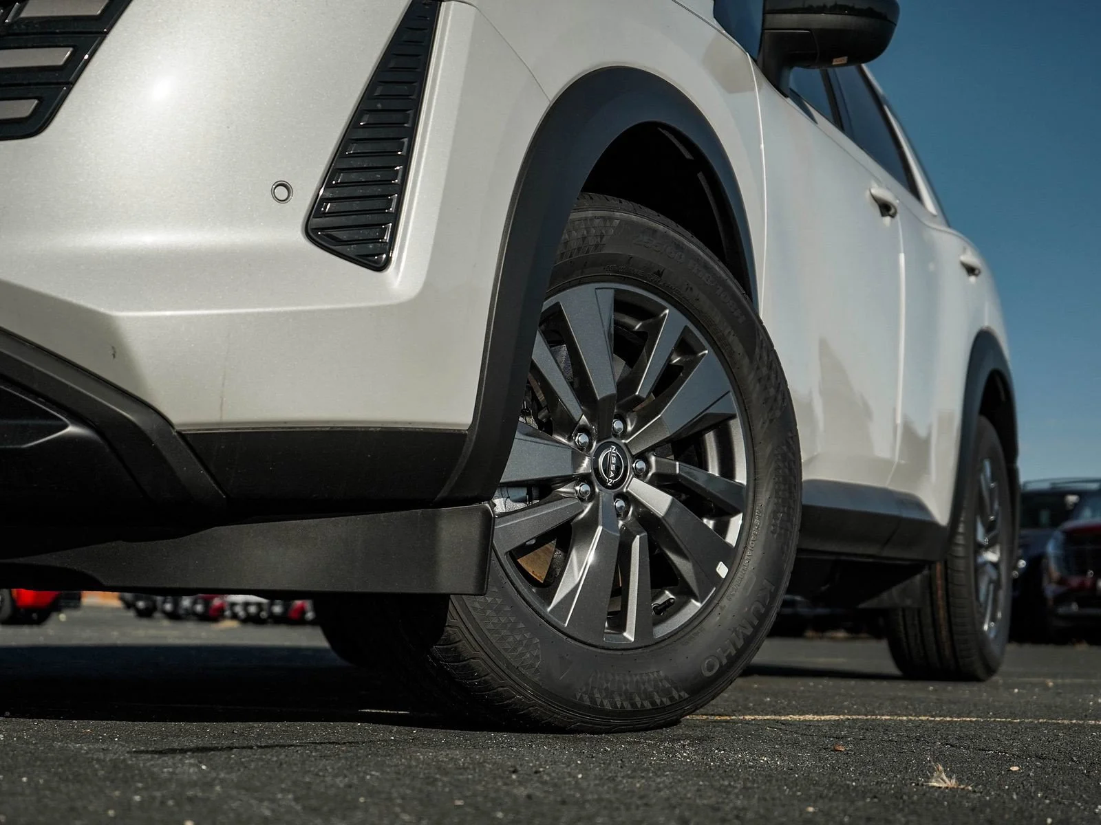 New 2026 Everest White Pearl Tricoat Nissan SV image 6