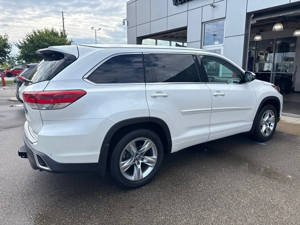 Used 2018 Blizzard Pearl Toyota Limited image 3