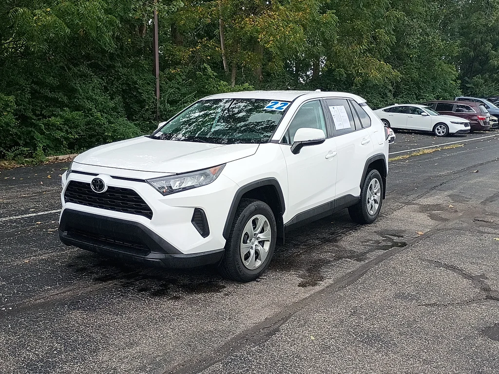 Used 2022 White Toyota LE image 7