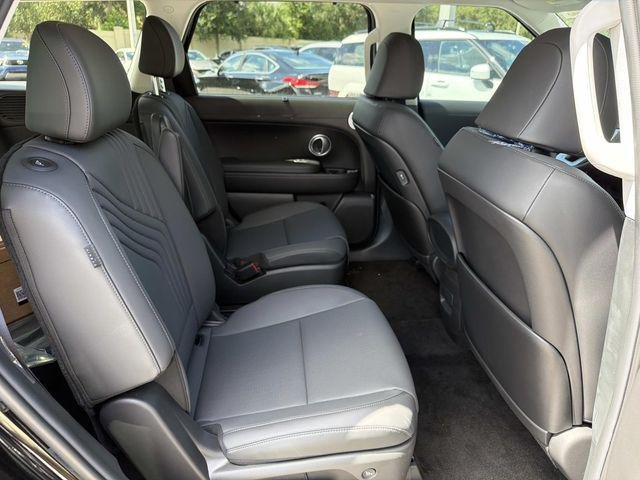 New 2027 Black Hyundai Blue SEL 7P image 18