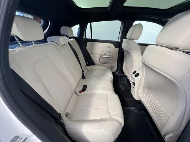 New 2026 Polar White Mercedes-Benz GLA 250 image 39