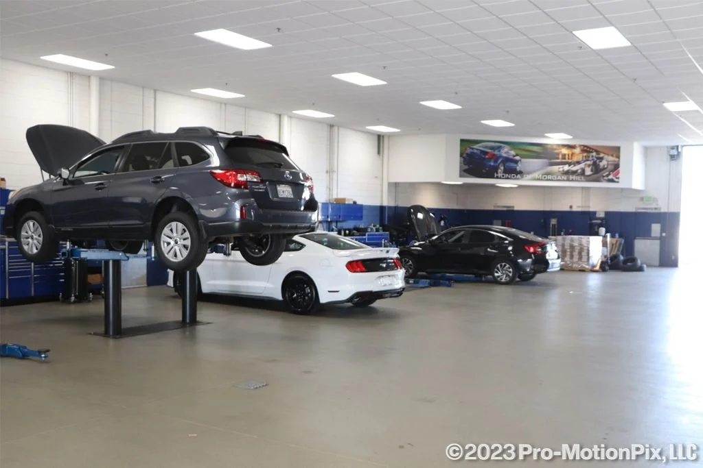 Used 2025 Pearl Toyota XLE image 12