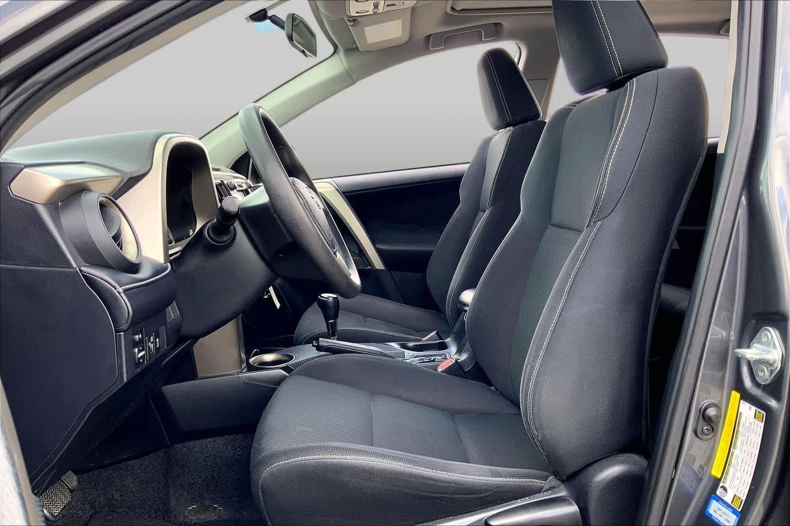 Used 2013 Magnetic Gray Metallic Toyota XLE image 4