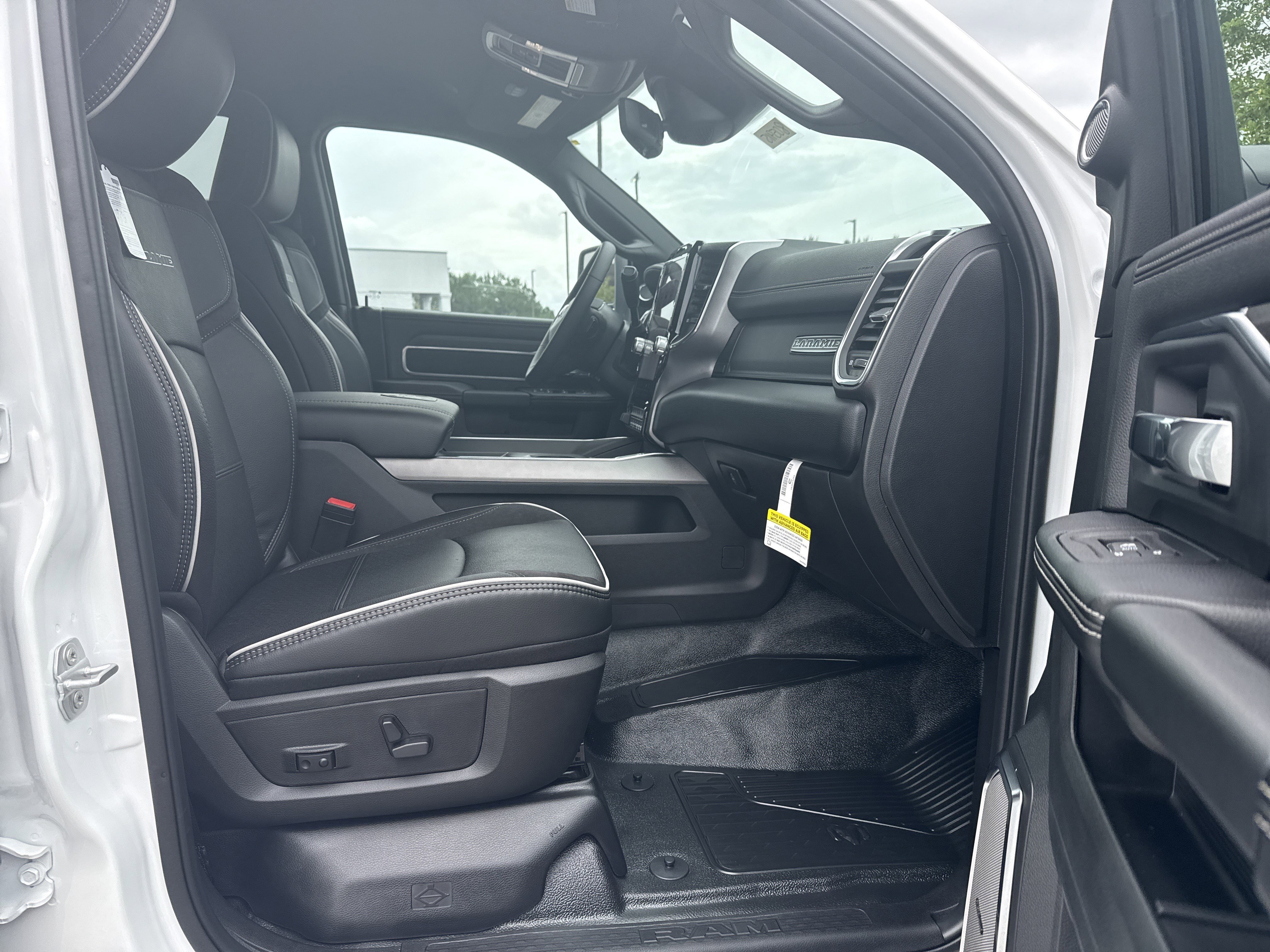 New 2026 Bright White Clearcoat RAM Tradesman image 14