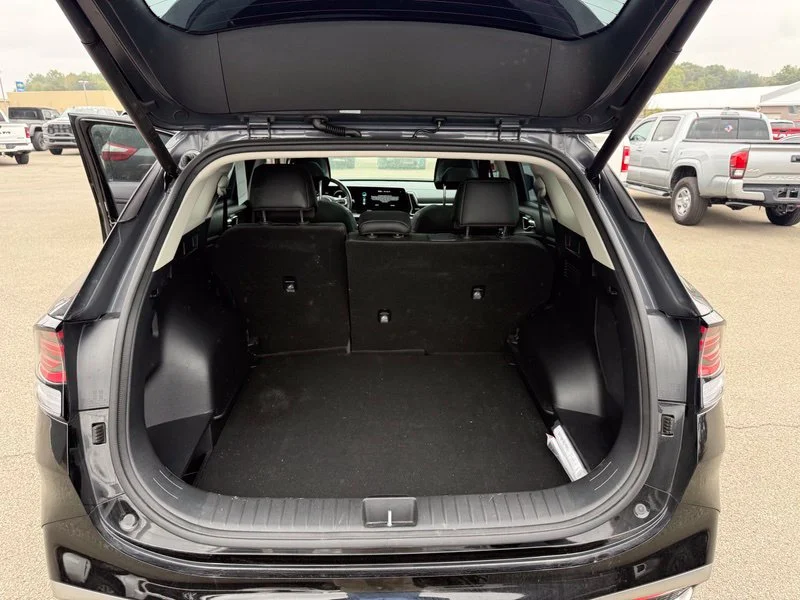 Used 2025 Black Kia SX-Prestige image 9