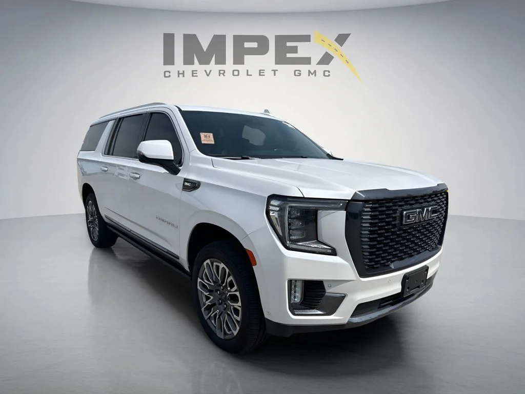 Used 2023 White GMC Denali Ultimate image 7