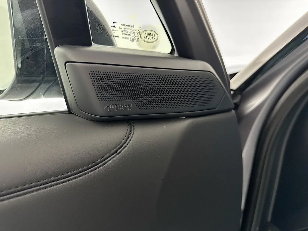 New 2026 Eiger Grey Land Rover SE image 19
