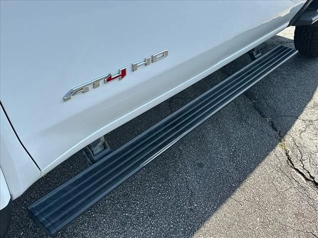 Used 2022 White GMC AT4 image 13
