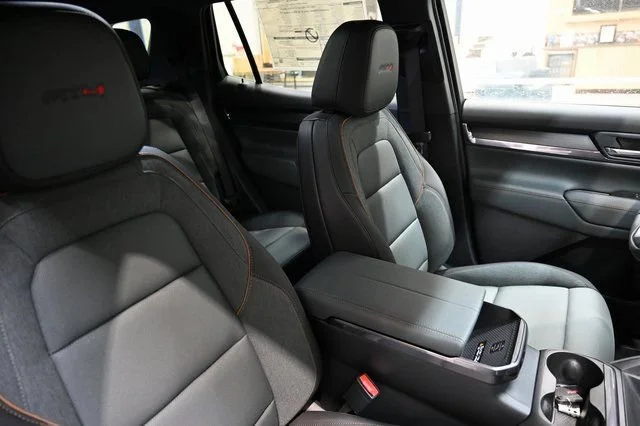 2026 GMC Terrain AT4 - Photo 8
