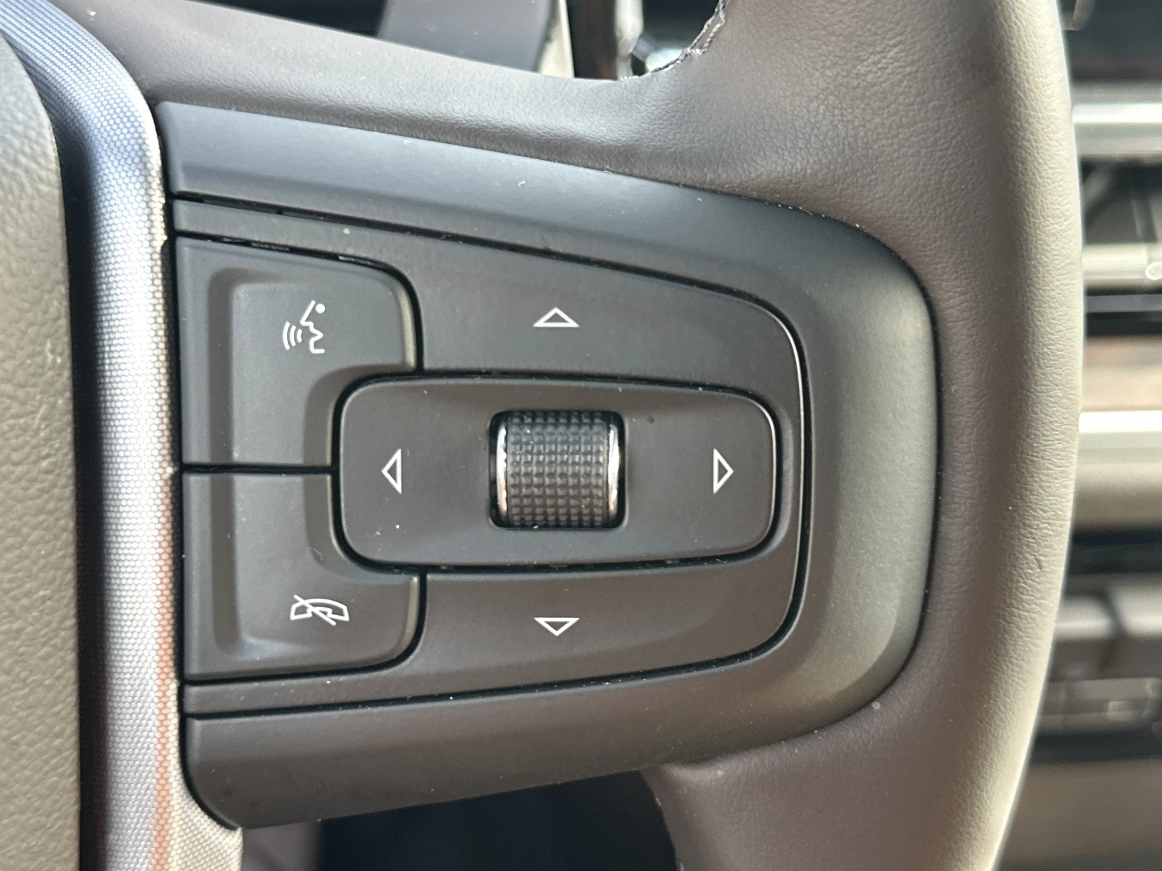Certified Used 2025 White Frost Tricoat GMC SLT image 26