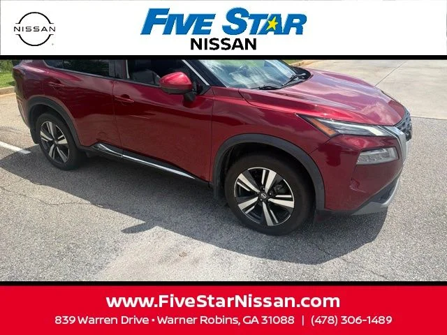 Used 2021 Red Nissan SL image 3