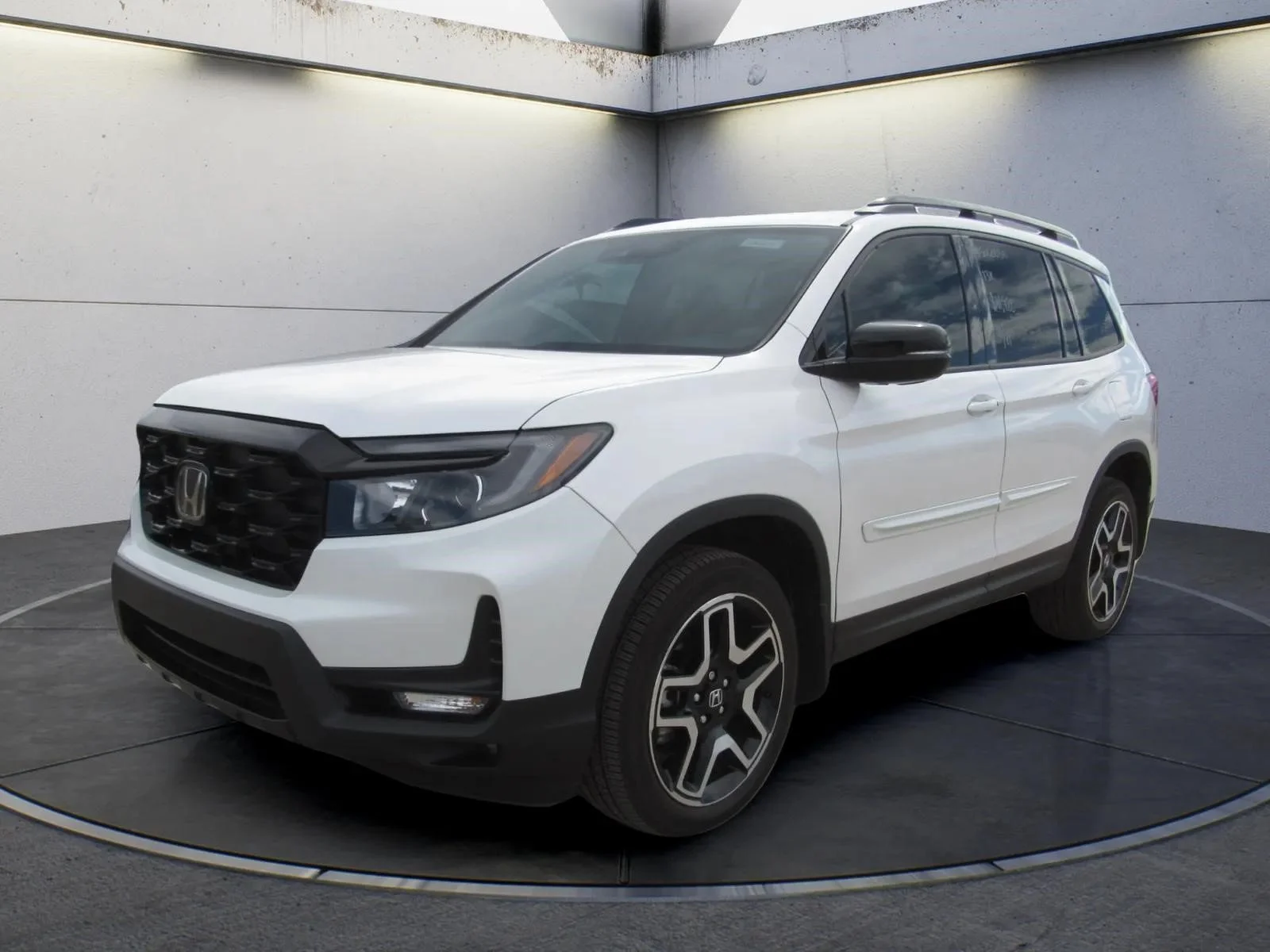 Certified Used 2023 Platinum White Pearl Honda AWD ELITE image 8