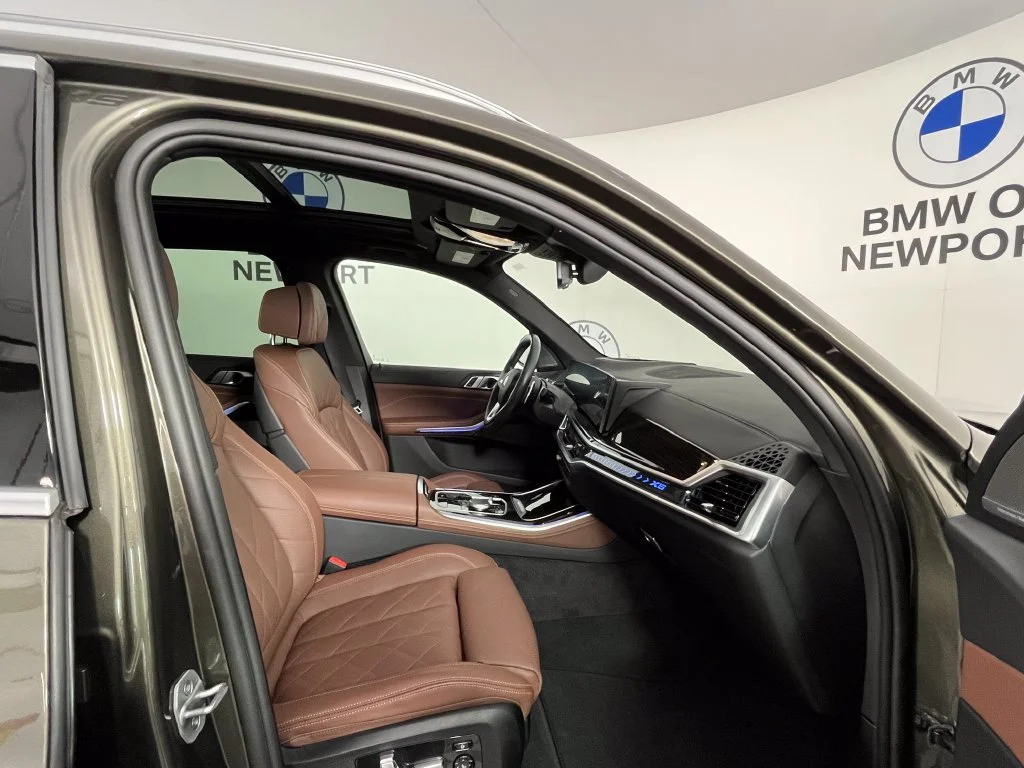 Certified Used 2025 Green Metallic BMW xDrive40i image 24
