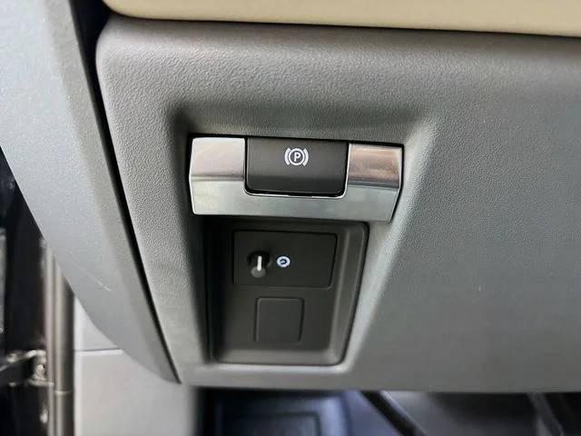 Certified Used 2024 Santorini Black Land Rover X-Dynamic SE image 32