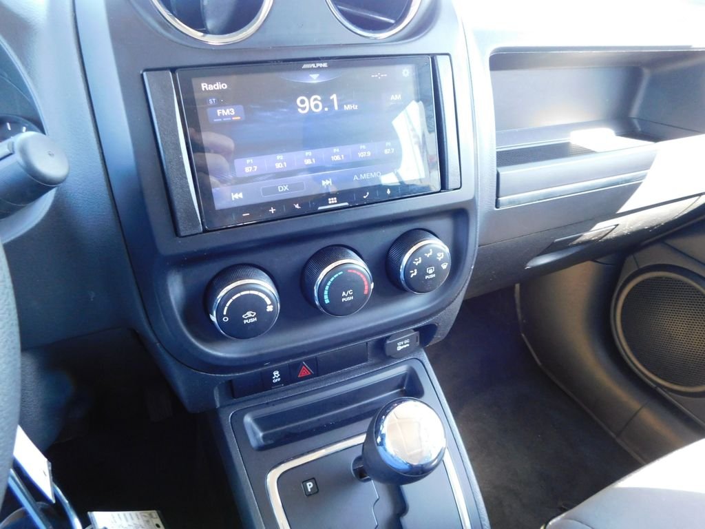 Used 2016 White Jeep Sport image 33